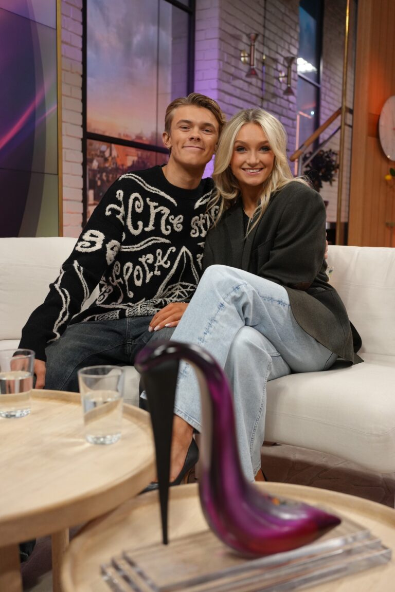 Theo och Paulina bekräftar relationen: ”Du blir inte av med mig”