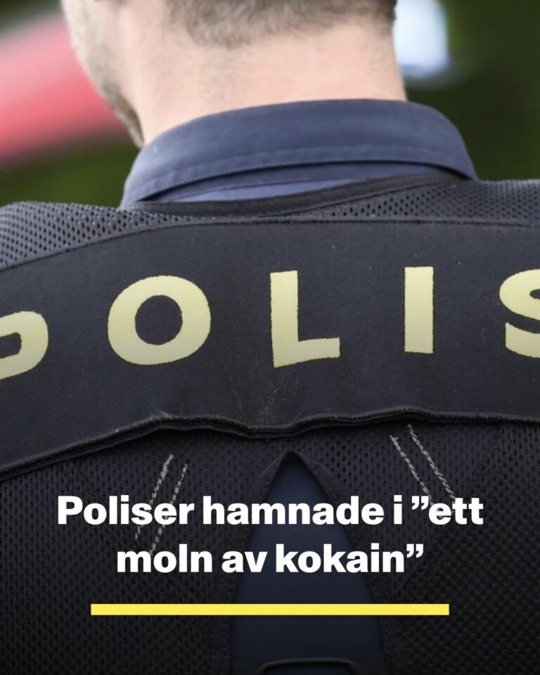 Poliser fick i sig kokain
