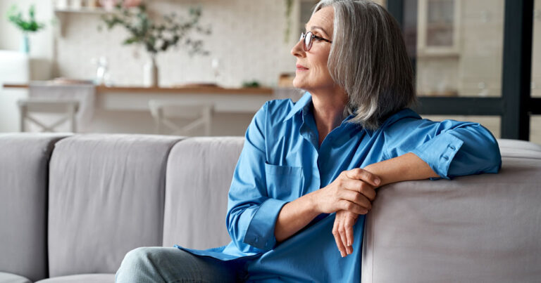 10 saker män kan finna oattraktivt hos kvinnor över 50