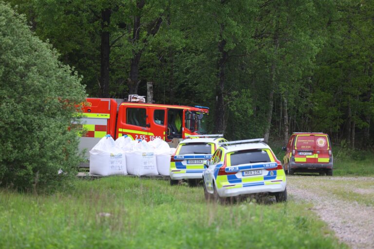 Pojke död efter krock mellan traktor och godståg