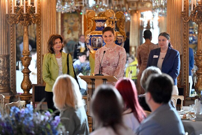 Krigsskadade barn träffade drottningen