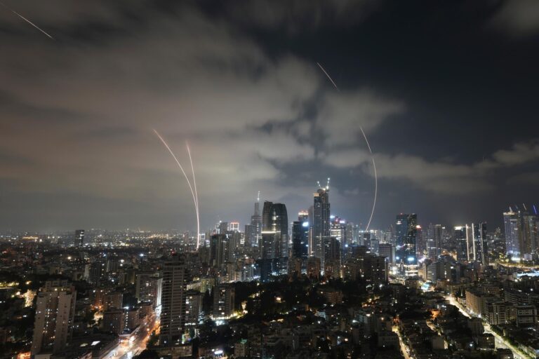 Nio döda i Israel i natt – 200 skadade