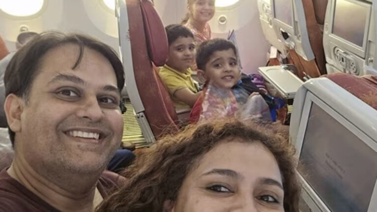 Familjen förevigade resan med en selfie – sedan kraschade planet