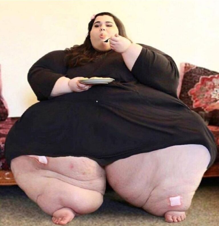 From Extreme Weight to Digital Fame: One Woman’s 200-Pound Transformation That Surprised the Internet