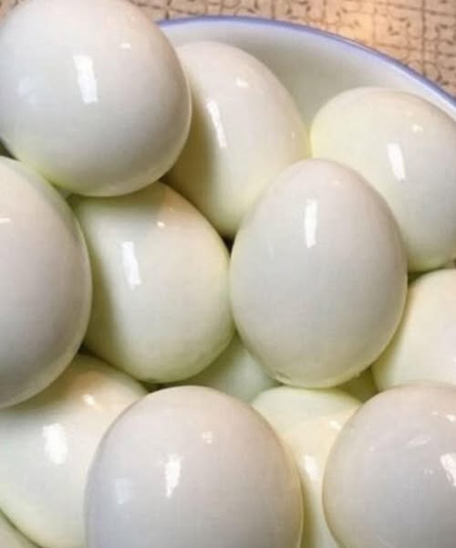 Does eating boiled eggs regularly benefit or harm the liver?