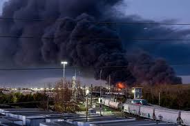 Pray: At least 12 killed by UPS plane crash in Louisville, including a child. Officials expect that number to increase. 15 hurt and 16 still missing…
