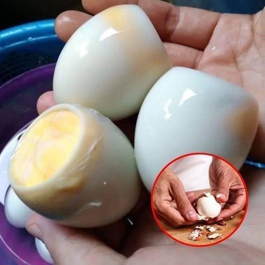Doctors W.arn: This Common Way of Eating Boiled Eggs Can Clog Your Arteries