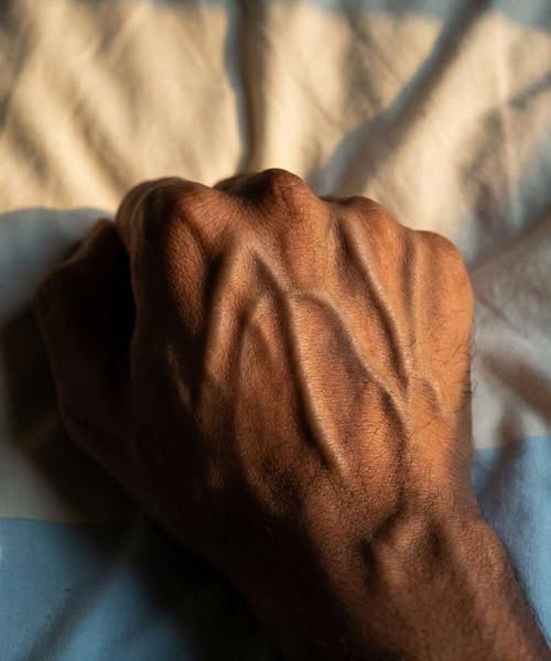 Visible Hand Veins Explained: Why They Appear, From Low Body Fat, Genetics, Exercise, Heat, and Hydration Changes, and When They Are Normal or Rarely a Sign of Medical Concern