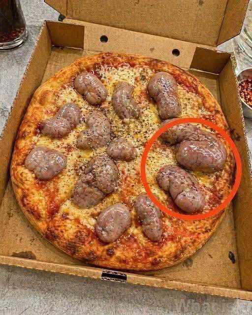 I ordered a pizza in the evening. The delivery driver brought it to me