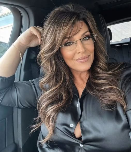 Sarah Palin’s B!kini Photo Is A Feast For Eyeballs